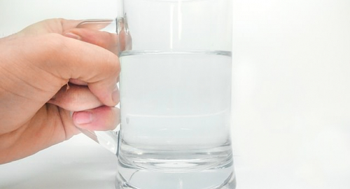 Rimedio per il mal di testa: la terapia dell'acqua